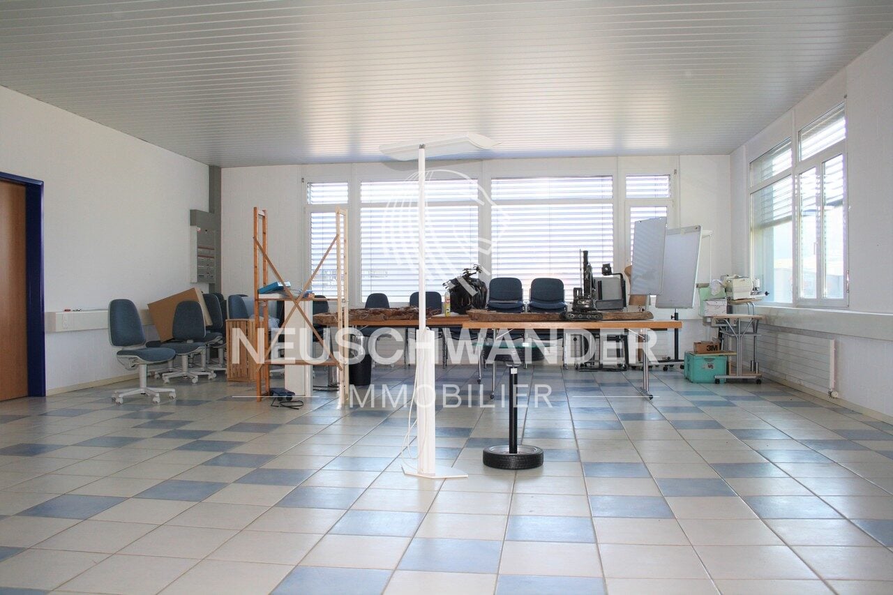 Local commercial de 120 m2 à louer à Glovelier - photo 2