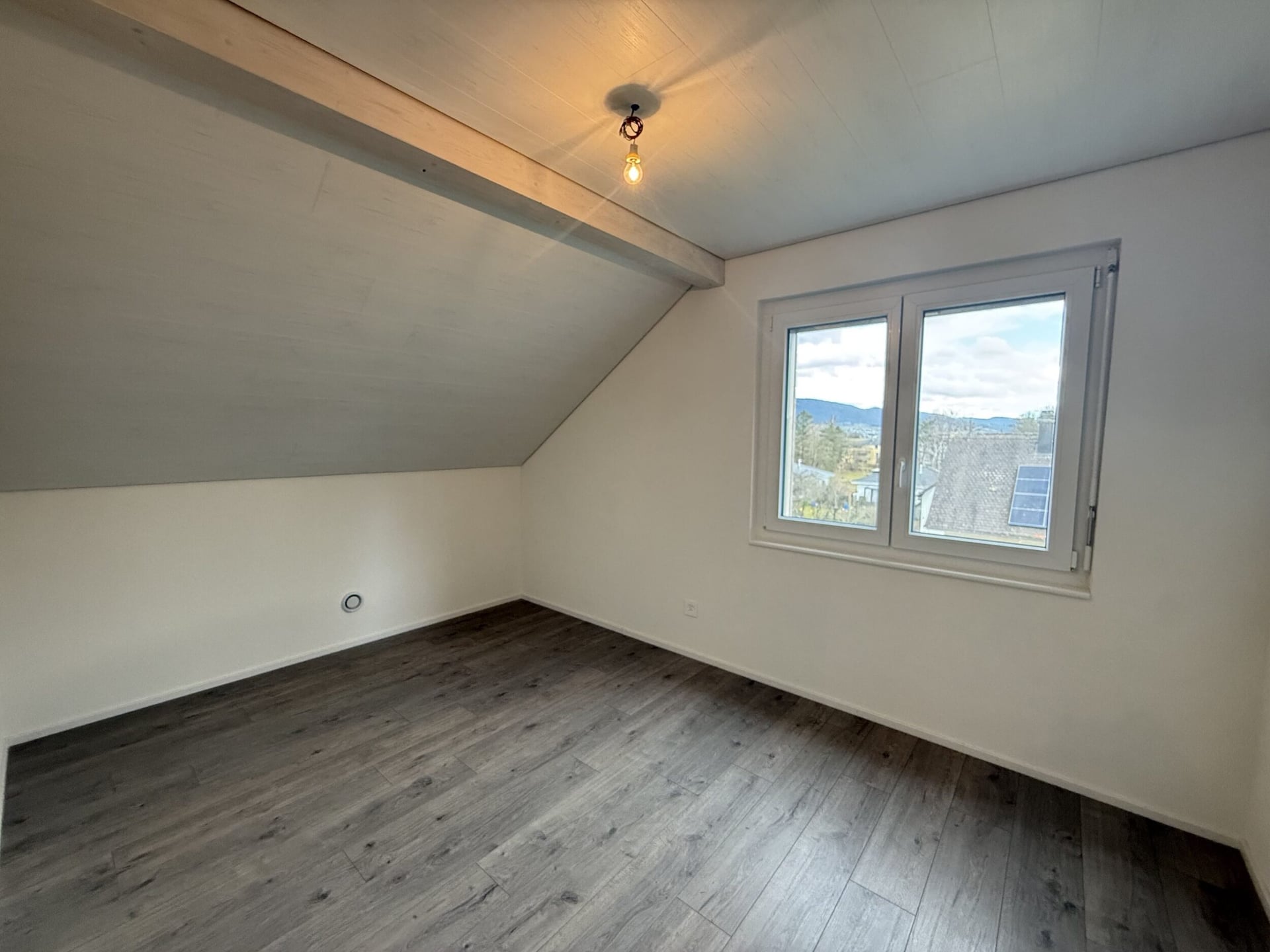 Magnifique attique de 5.5 pièces à louer à Courrendlin - photo 4