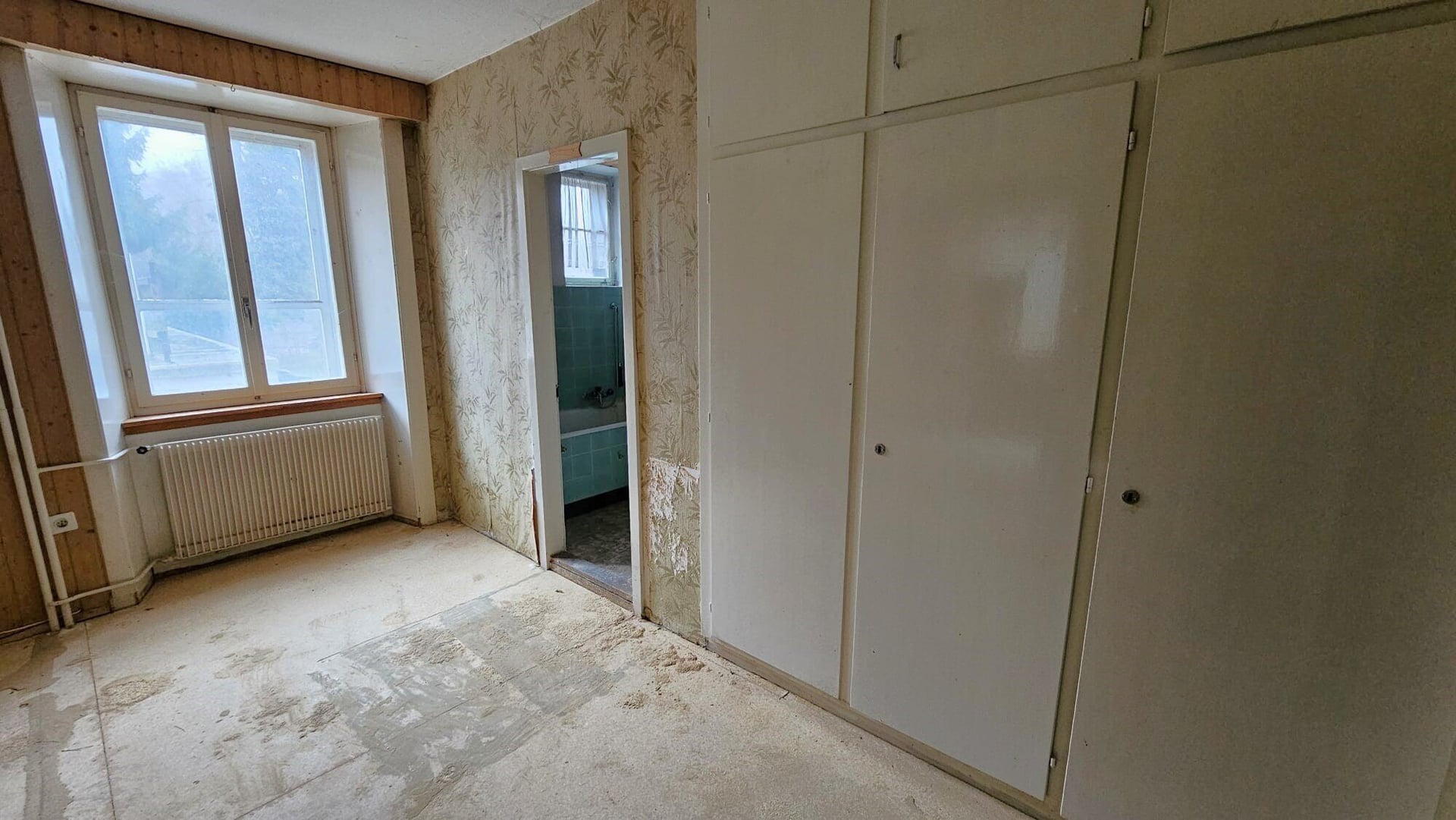 Situé à Malleray dépôt/entrepôt/stockage de 4 pièces au rez à louer - photo 2