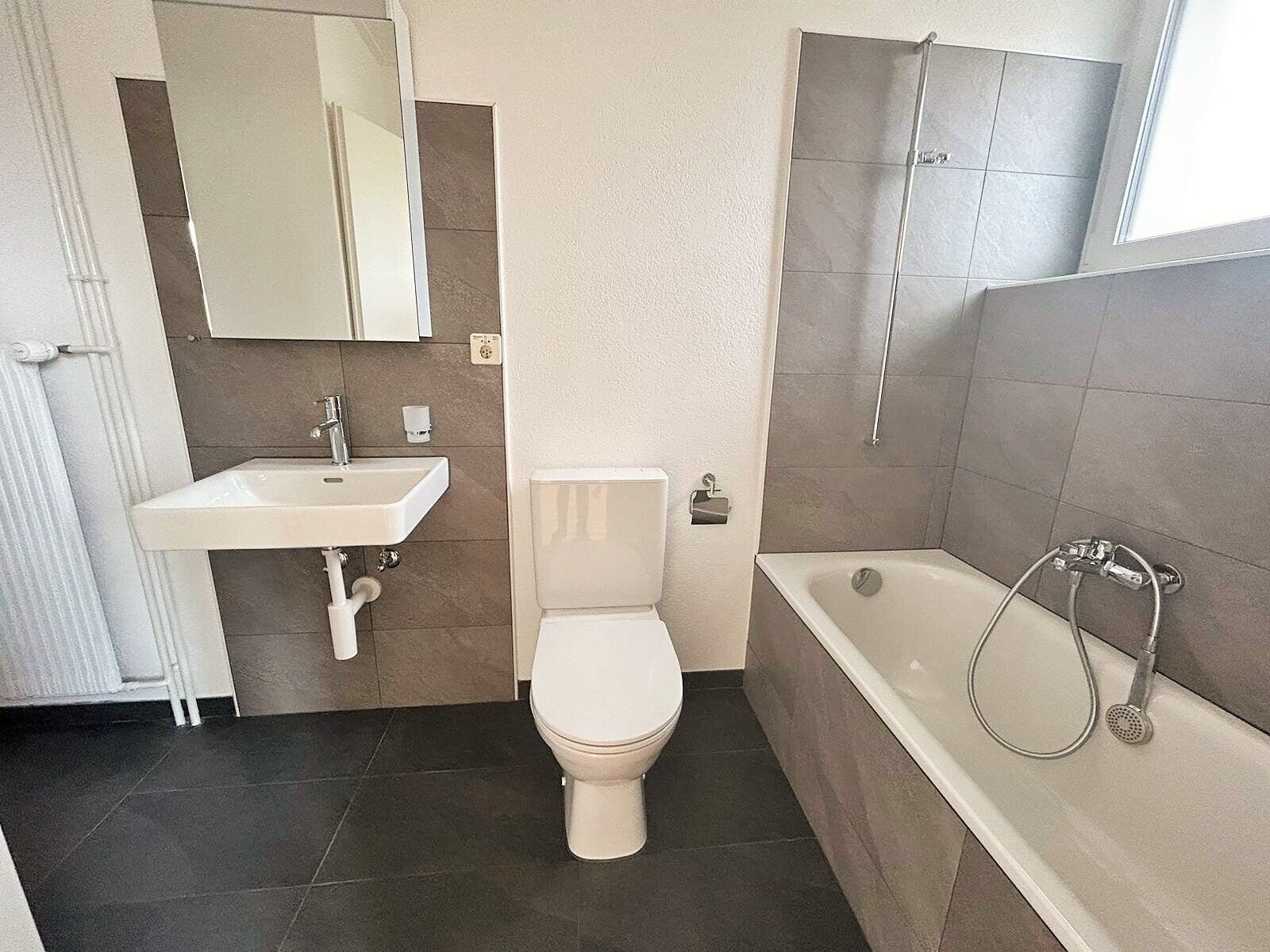 Situé à Malleray appartement de 3.5 pièces au 1er étage à louer - photo 5