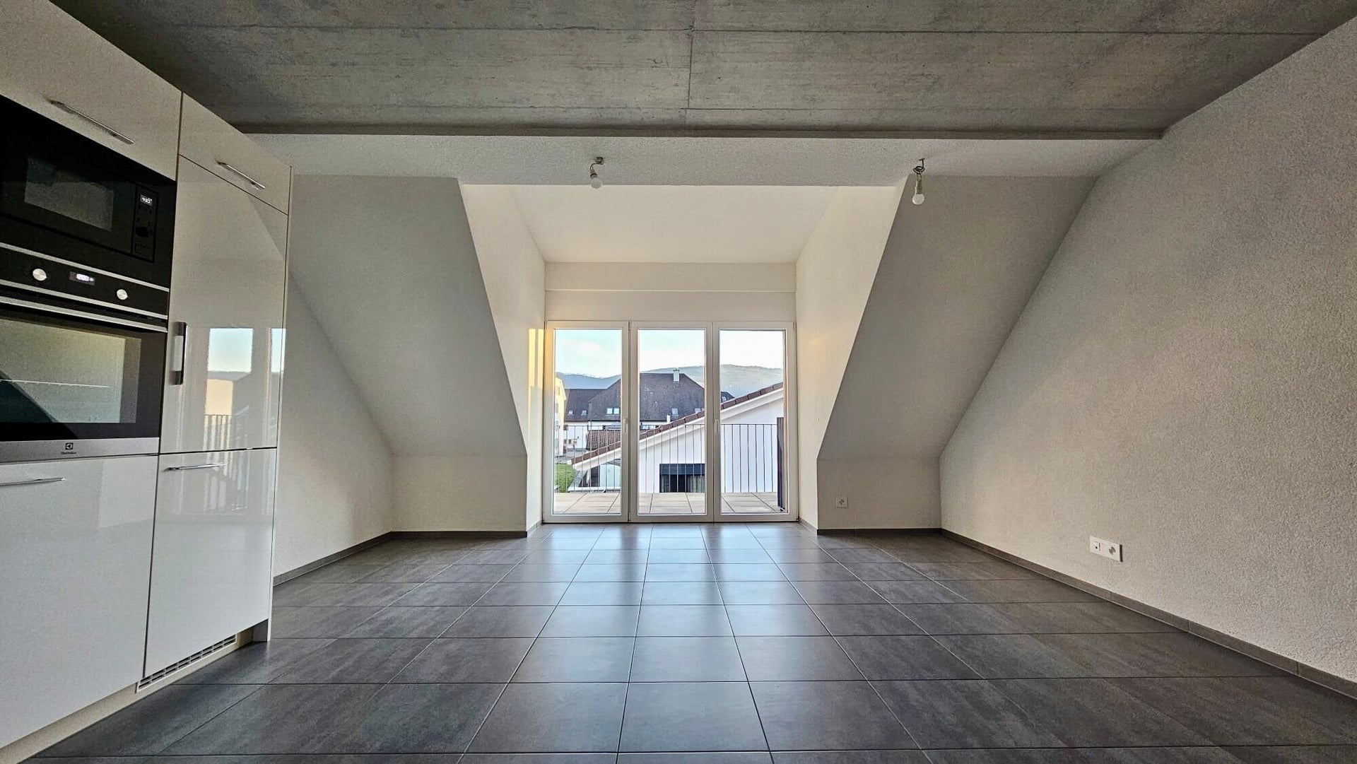 Bel appartement en duplex de 4.5 pièces à louer à Courroux - photo 4