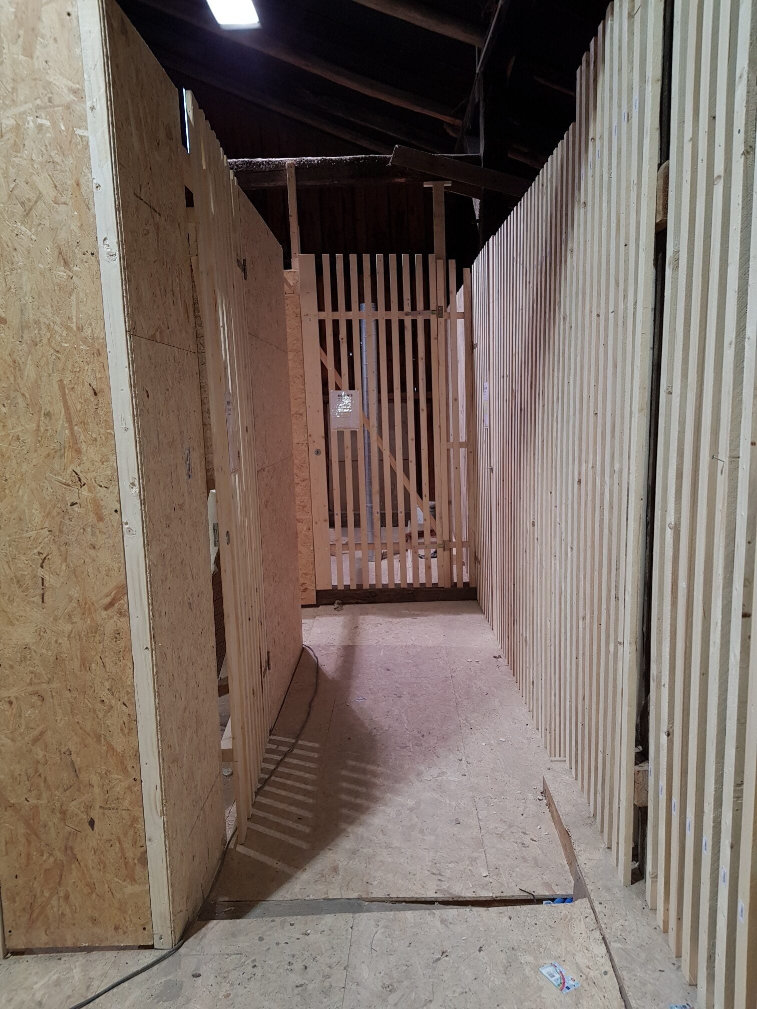 Plusieurs box / garde-meubles de 6.83 à 52.93 m2 dès CHF 80 à Movelier - photo 3