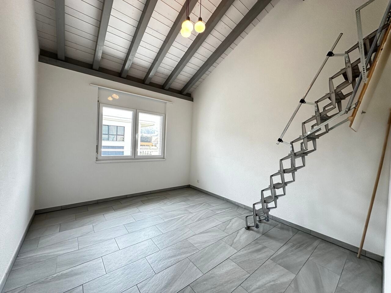 À louer appartement de 4.5 pièces au 2ème étage à Courrendlin - photo 4