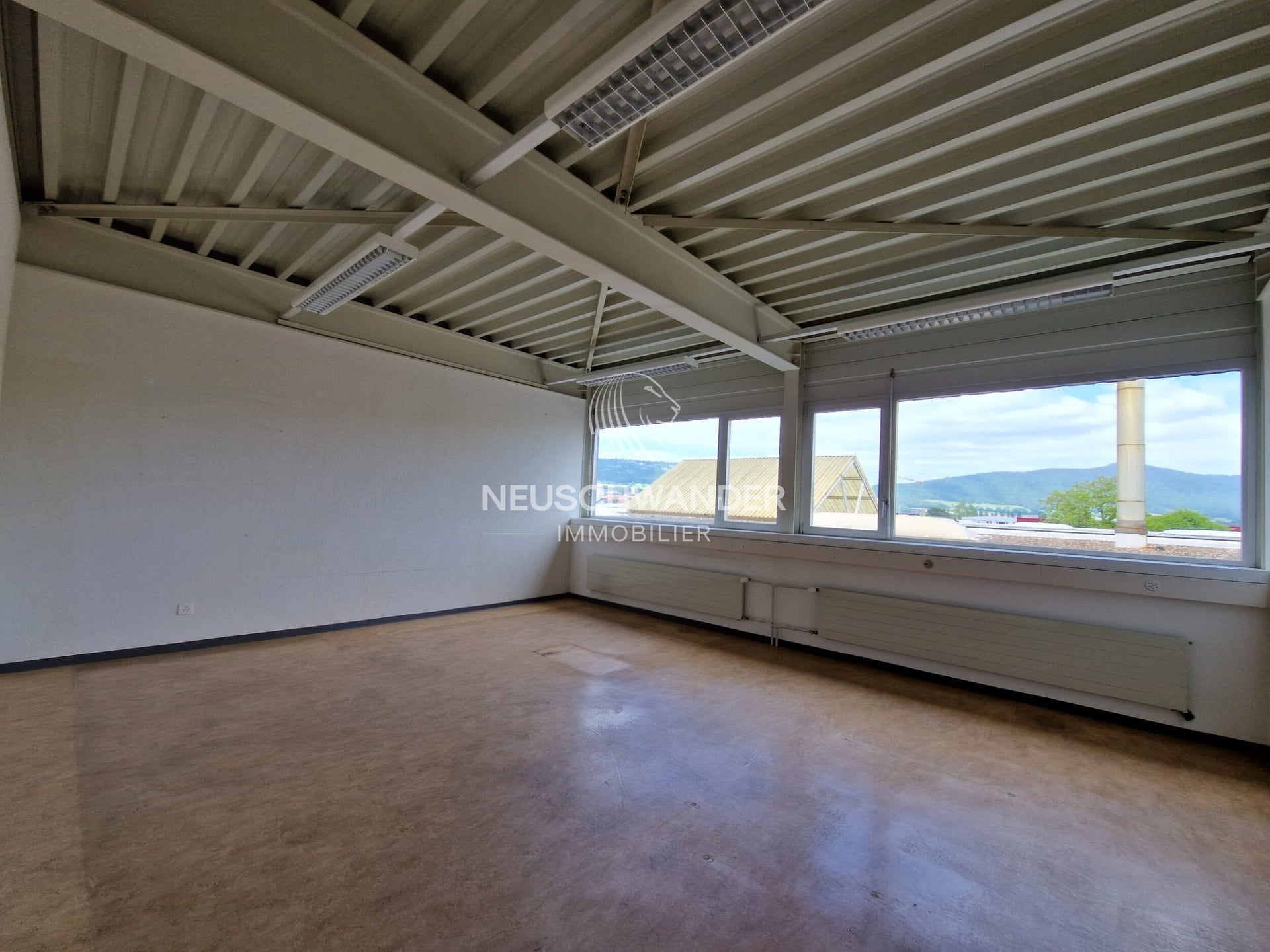 Surface commerciale de 180 m² en cours de rénovation à Delémont - photo 5