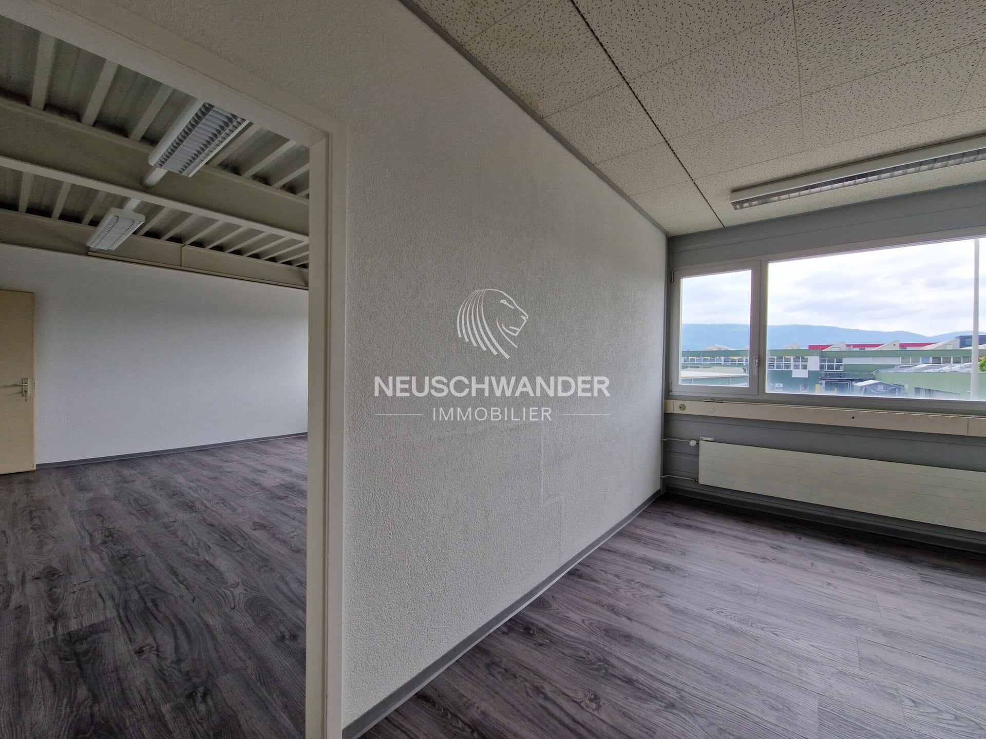 À Delémont grande surface commerciale de 504 m2 à louer - photo 2