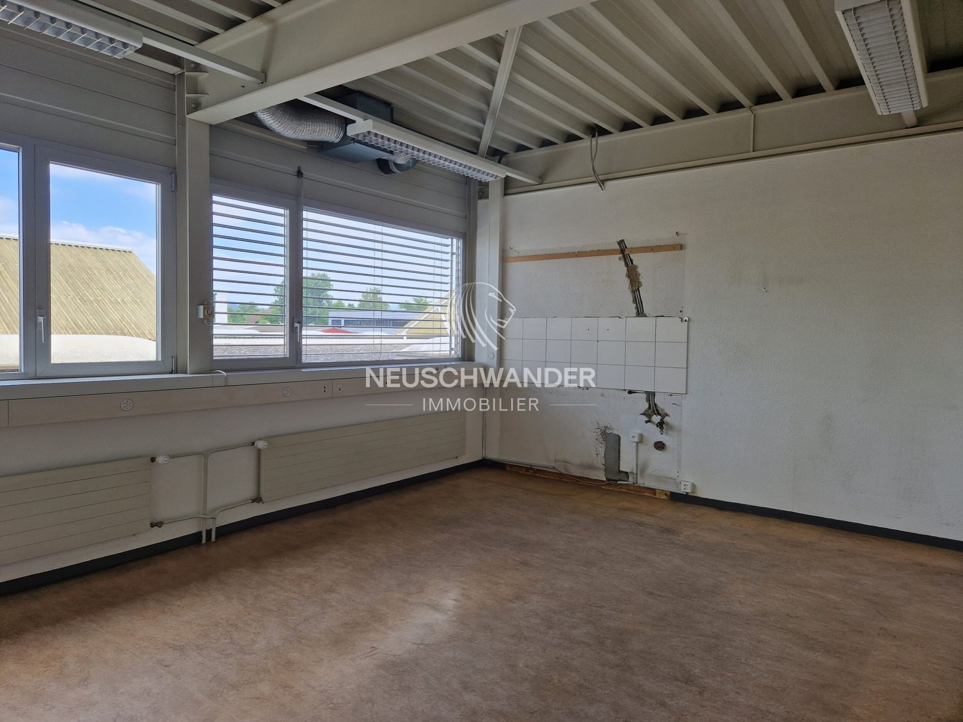 À Delémont grande surface commerciale de 504 m2 à louer - photo 5