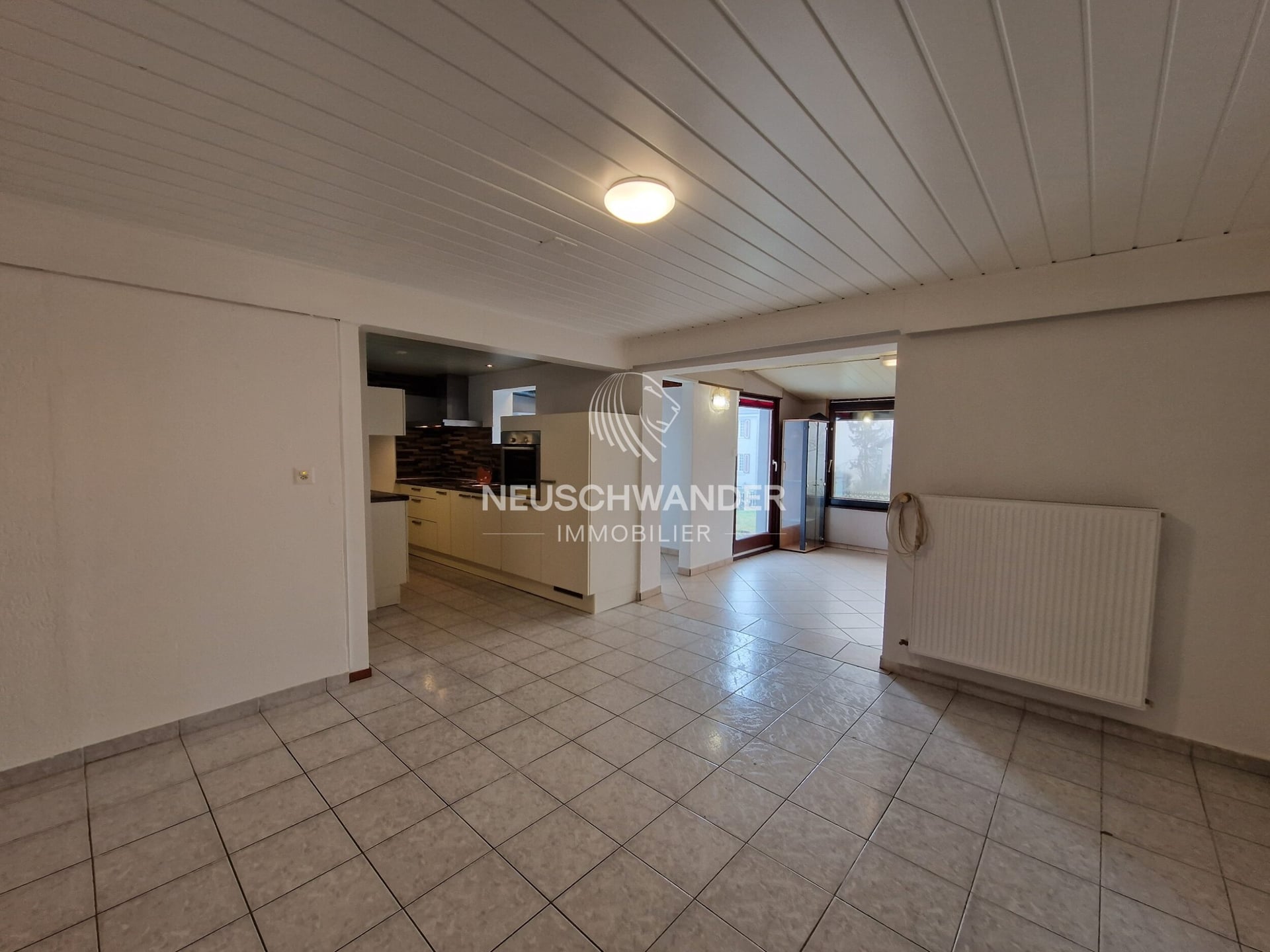 Dans le village de Réclère appartement de 3.5 pièces à louer - photo 2