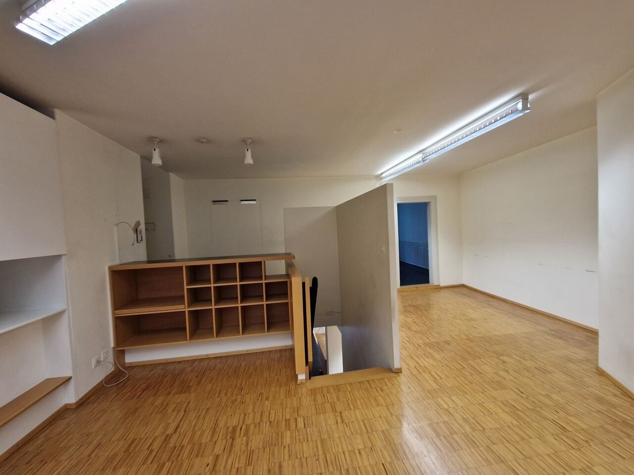 Surface commerciale en duplex de 105.45 m² à louer à Delémont - photo 3