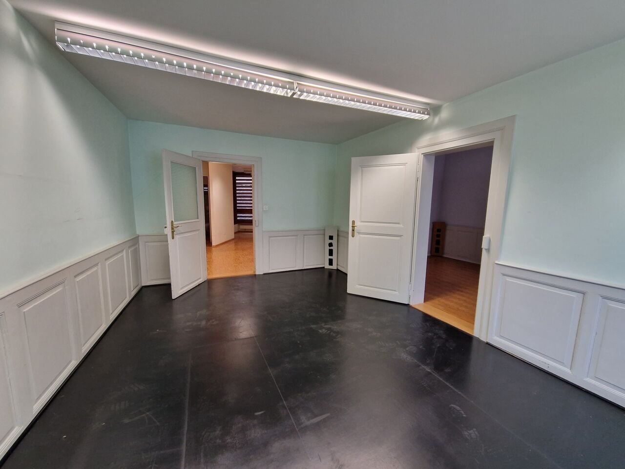 Surface commerciale en duplex de 105.45 m² à louer à Delémont - photo 4