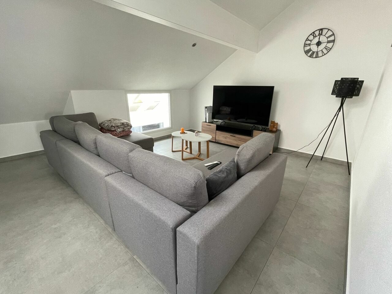 Appartement moderne de 3,5 pièces au centre du village de Courgenay - photo 3