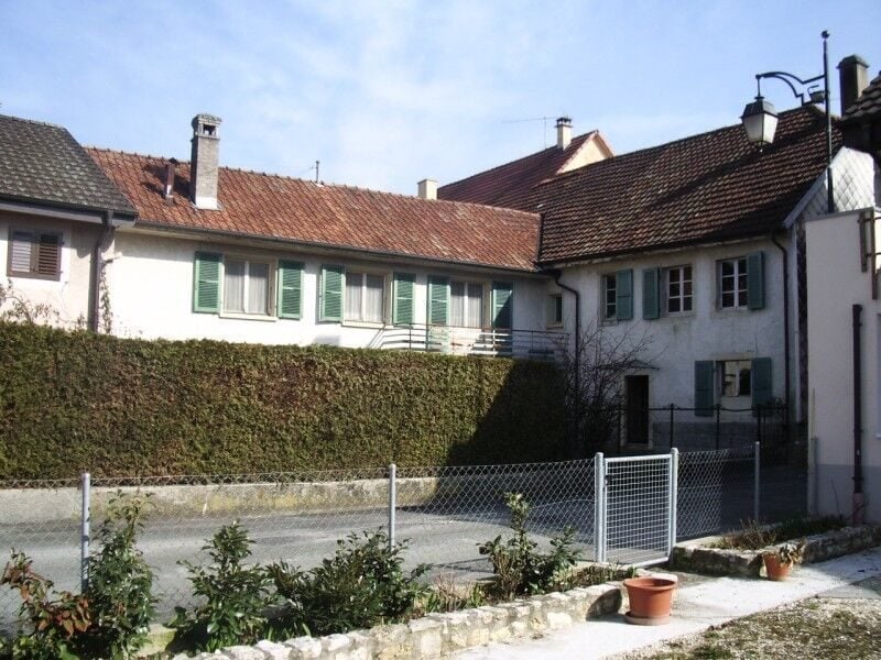 Grande bâtisse rénovée de 8 pièces à vendre à Alle - photo 3