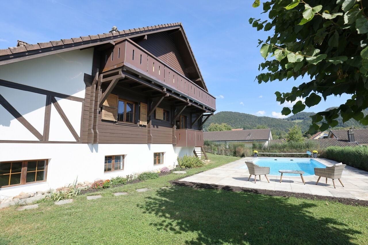 Villa de caractère de 9 pièces à Montsevelier - photo 2