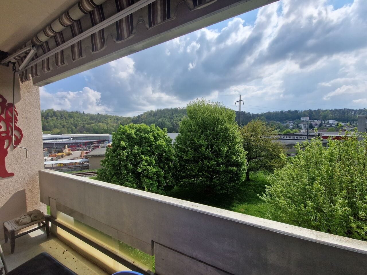 A Porrentruy bel appartement de 4.5 pièces avec ascenseur et balcon - photo 3