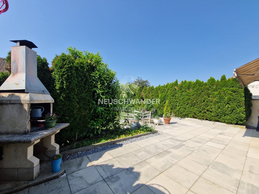 À vendre à Courroux spacieuse maison de 6.5 pièces - photo 2