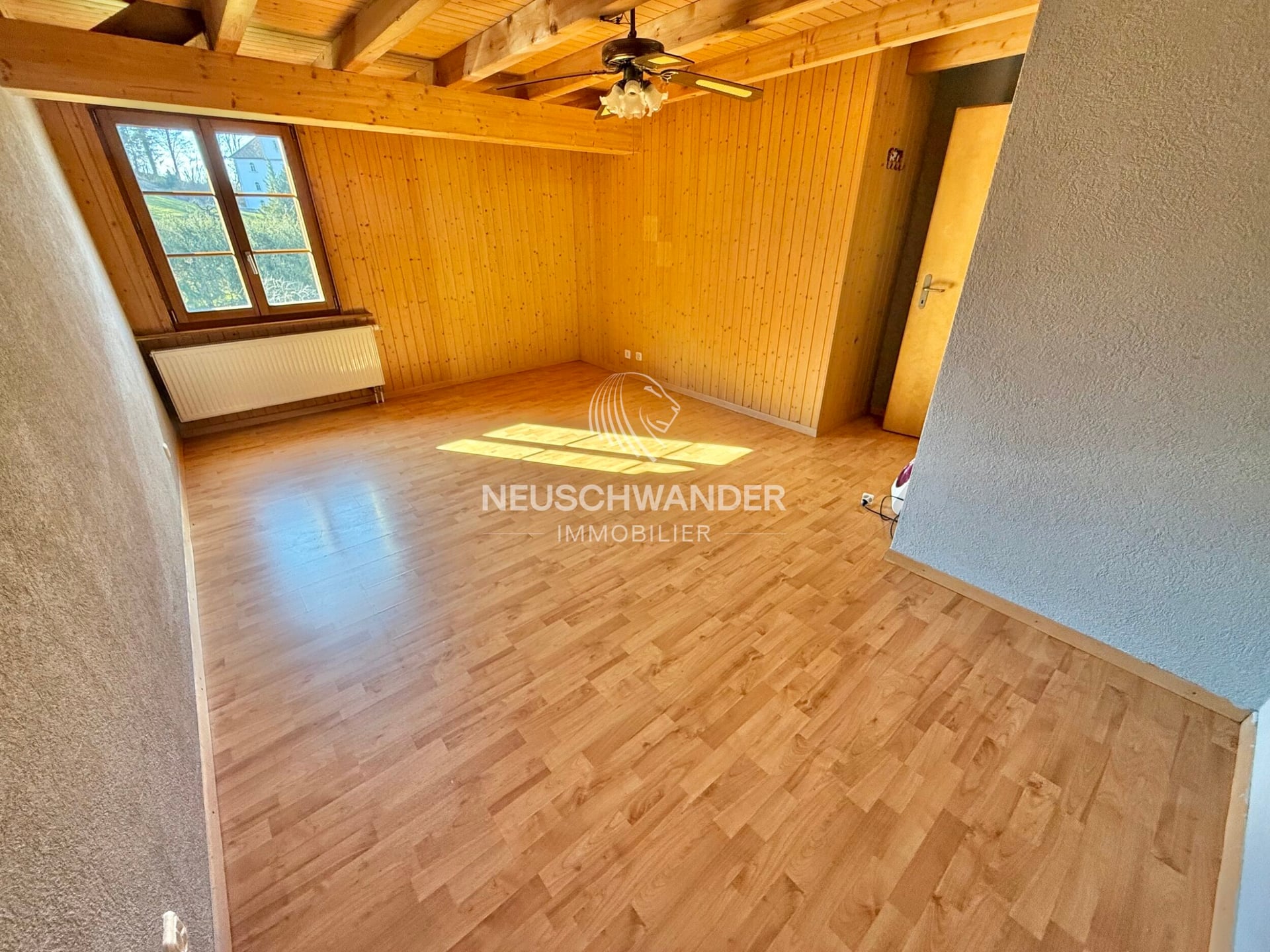 Bâtiment de 2 appartements et 1 grange à vendre à Courchapoix - photo 4