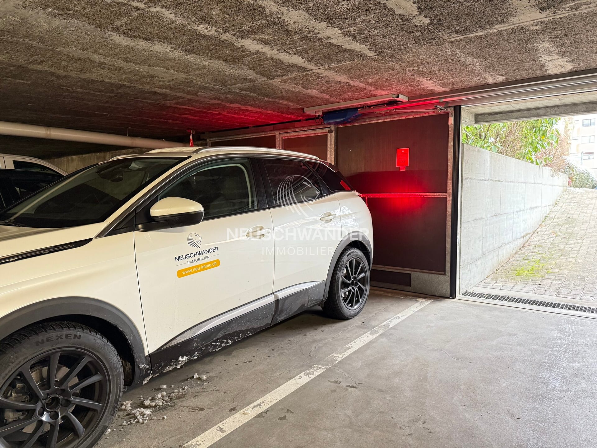 À vendre dans un parking souterrain 1 place de parc à Delémont - photo 3