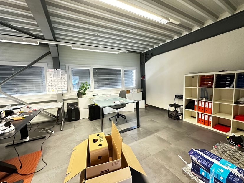 À vendre immeuble avec ateliers et bureaux à Delémont - photo 5