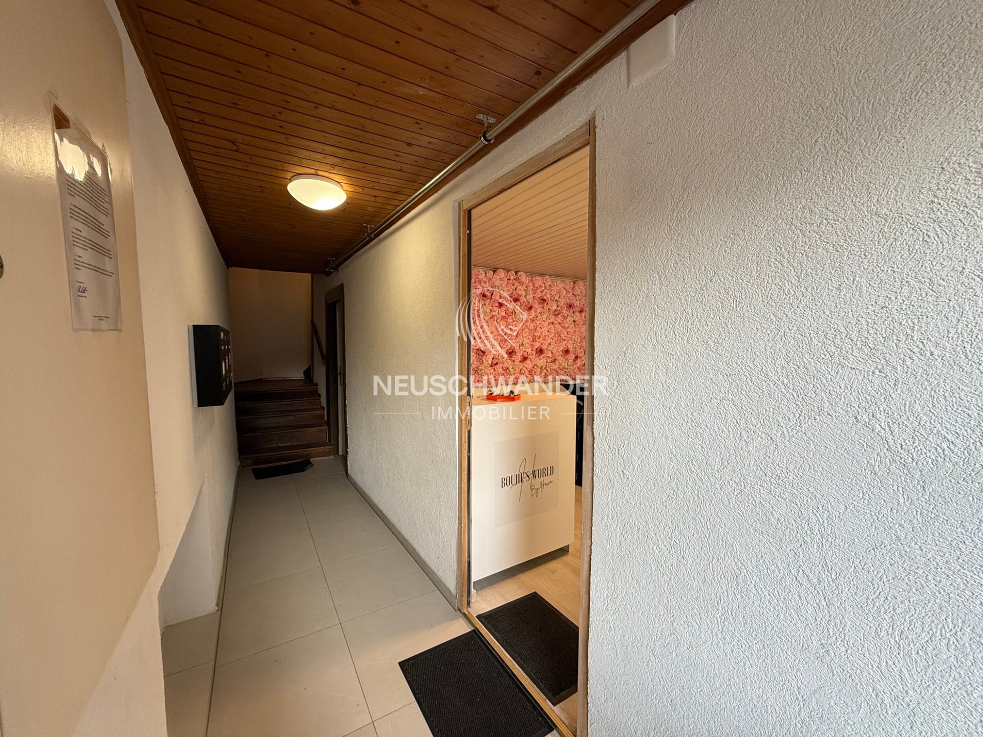 Maison locative de 2 appartements et 1 commerce à vendre à Delémont - photo 2