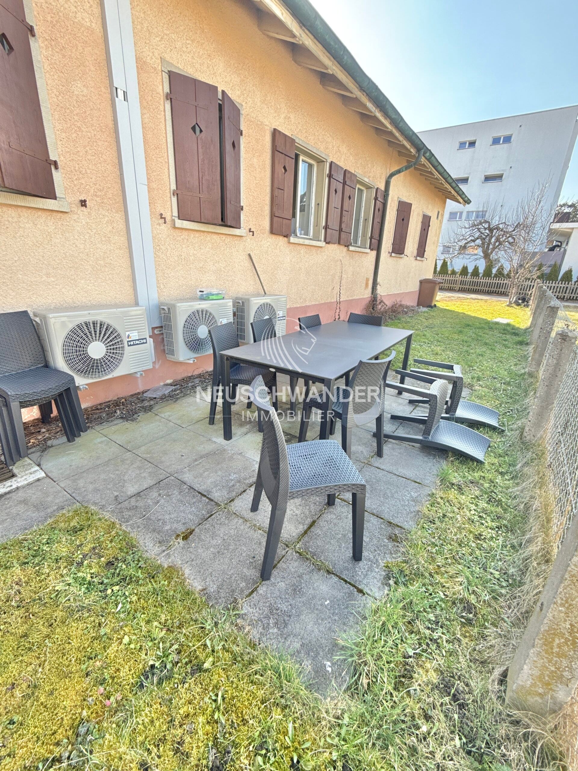 Atelier à transformer en une maison familiale à Bassecourt à vendre - photo 5