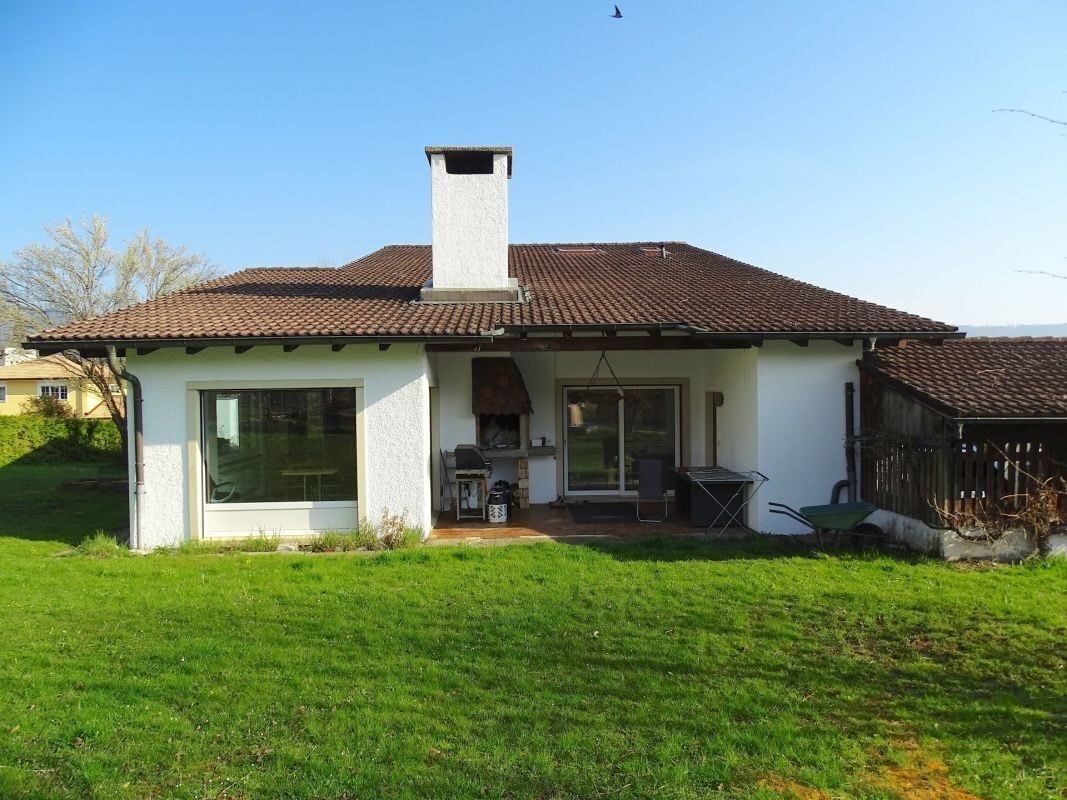 À Bassecourt en vente maison de 8.5 pièces avec 1 atelier - photo 2