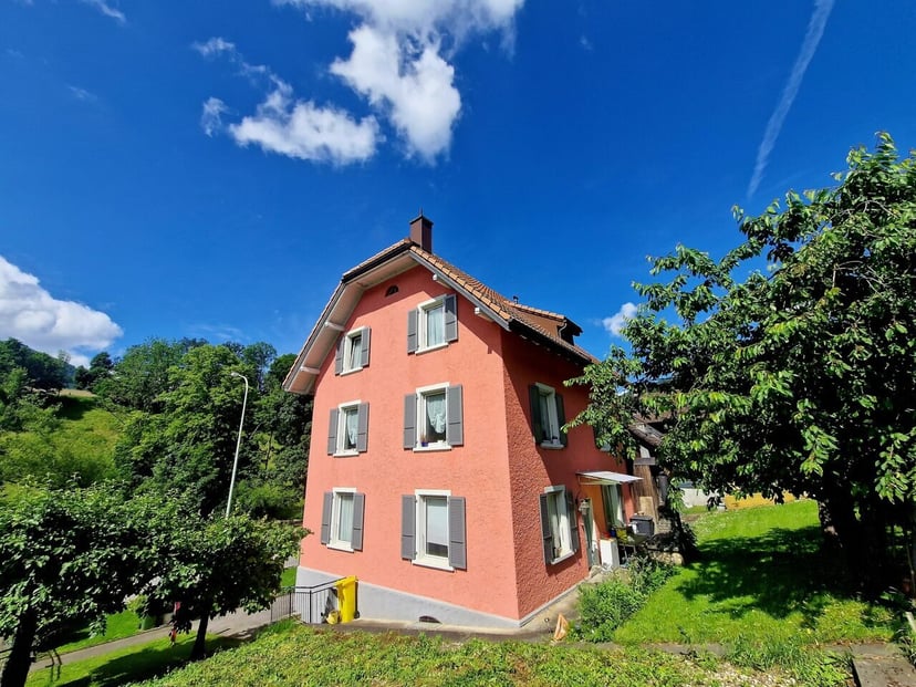 À Moutier à vendre accueillante maison de 2 appartements - photo 3