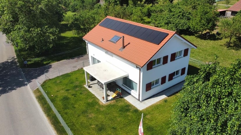 À vendre charmante maison familiale de 6.5 pièces à Cornol - photo 1