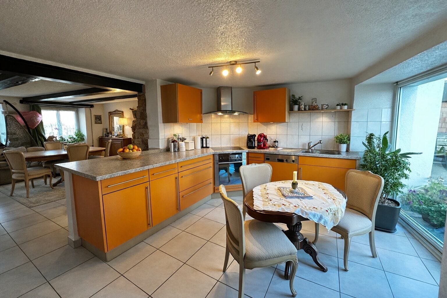 À Montignez maison locative de 2 appartements rénovés à vendre - photo 2