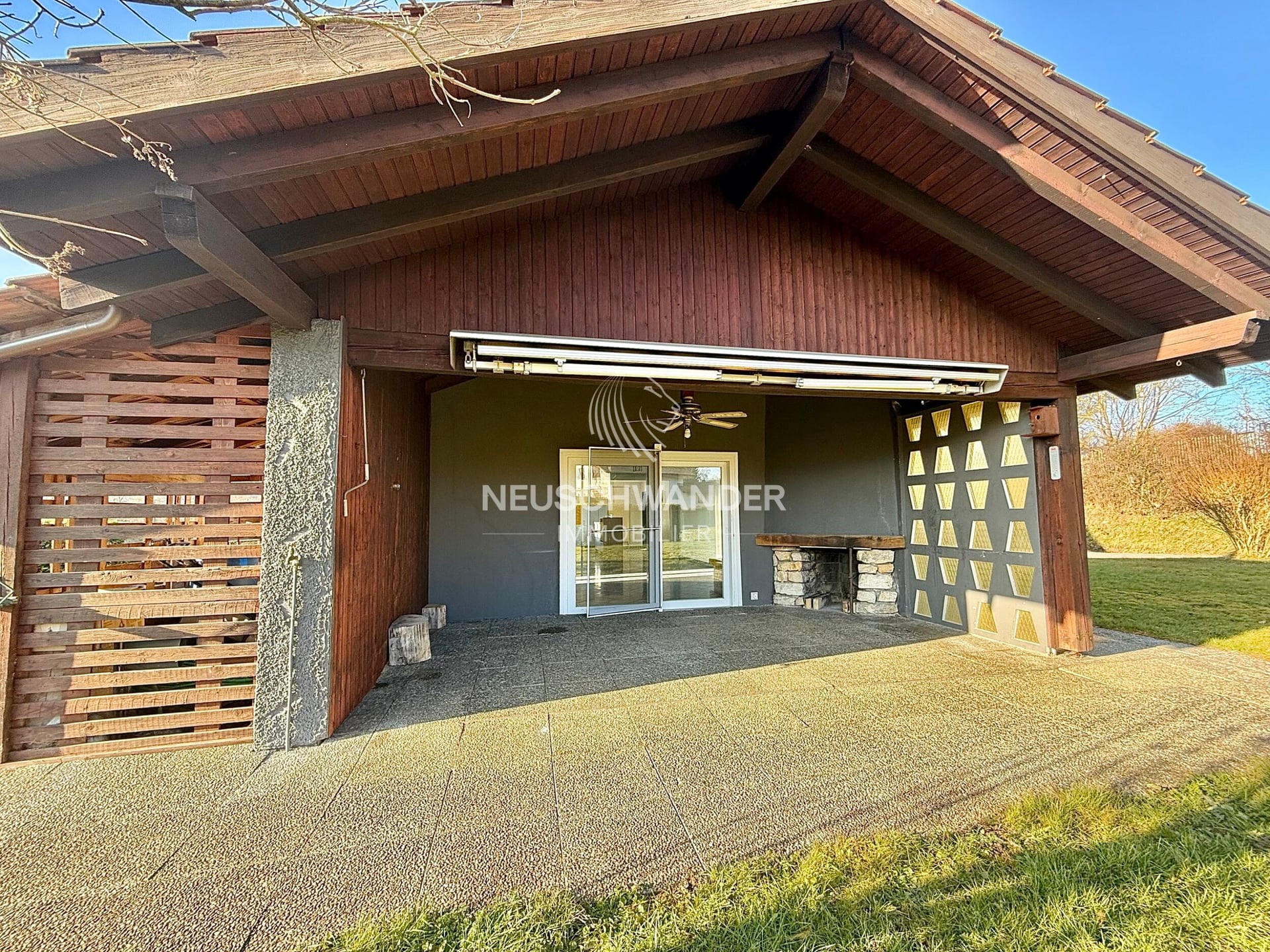 À vendre dans le village de Coeuve charmante maison de 6 pièces - photo 2