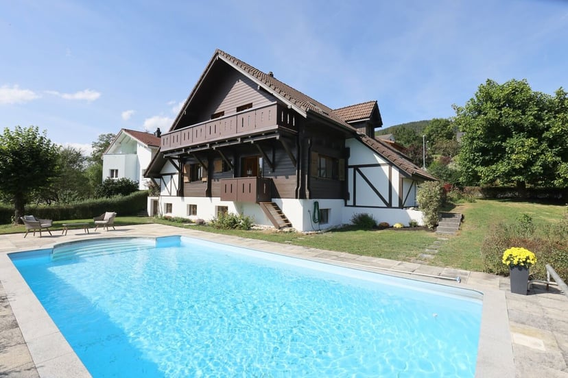 Villa de caractère de 9 pièces à Montsevelier - photo 1