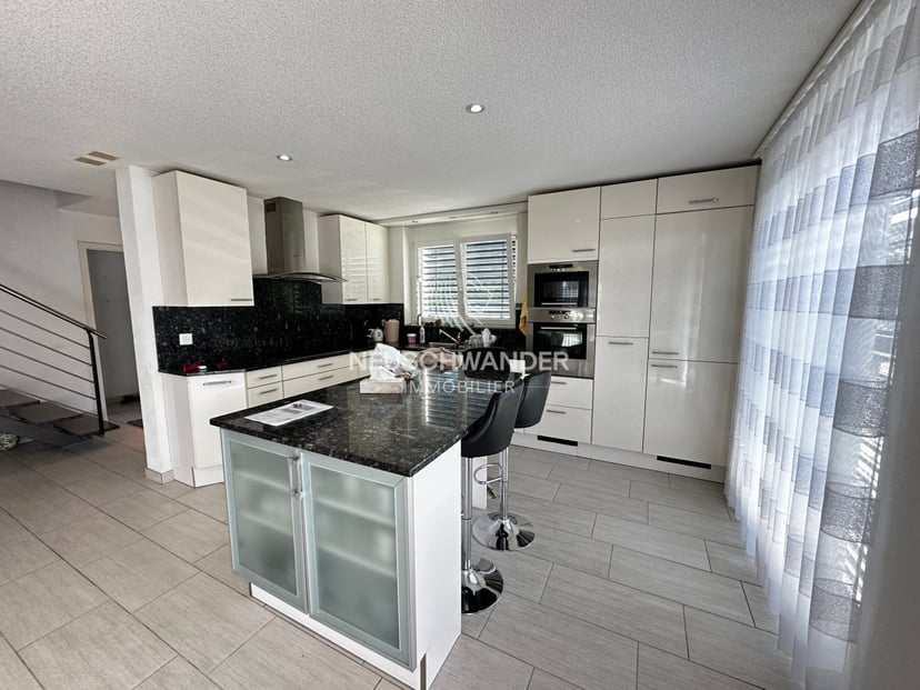Maison familiale de 5.5 pièces à vendre à Bassecourt - photo 3